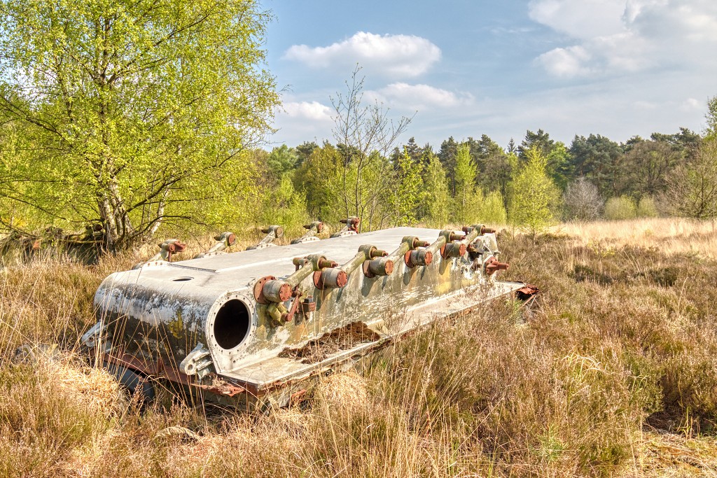 HDR urbex lost tank tanks truck trucks spitfire mig decay airplane abandoned abandonne vervallen verlaten military militair